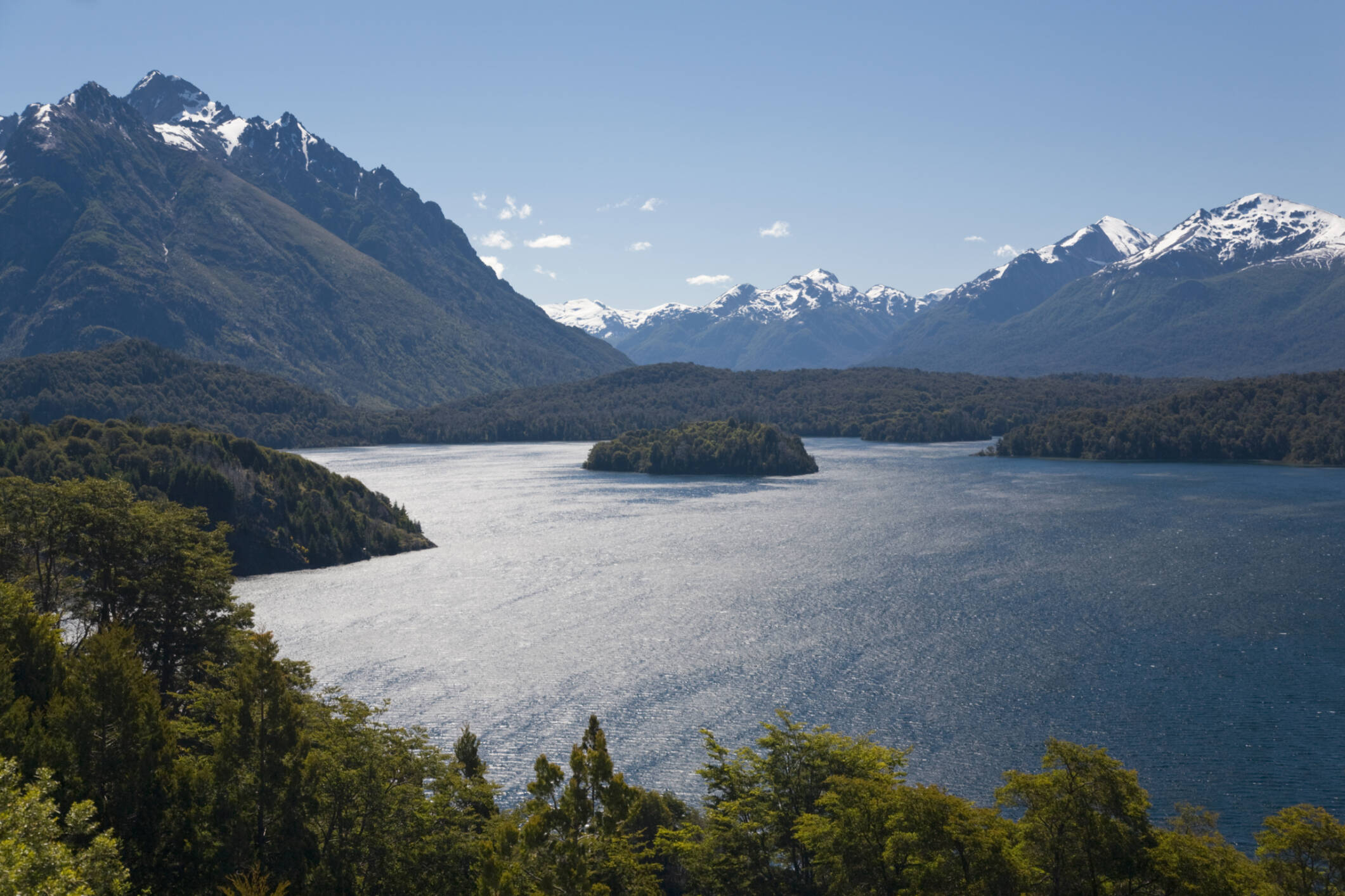 O lago Nahuel Huapi é cartão-postal de Bariloche . Foto: Getty