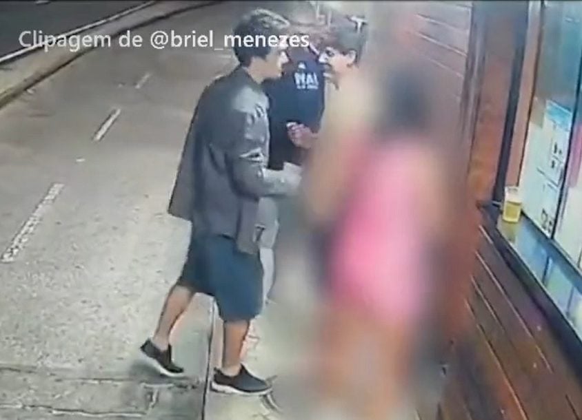 Novas imagens das câmeras de segurança mostraram o ator tentando se aproximar de uma mulher desconhecida.