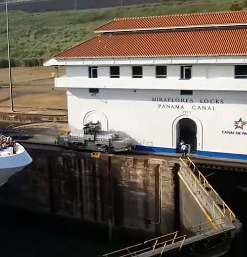 O Miraflores Visitor Center é um centro de visitantes localizado na eclusa de Miraflores, parte do Canal do Panamá. Reprodução: Flipar