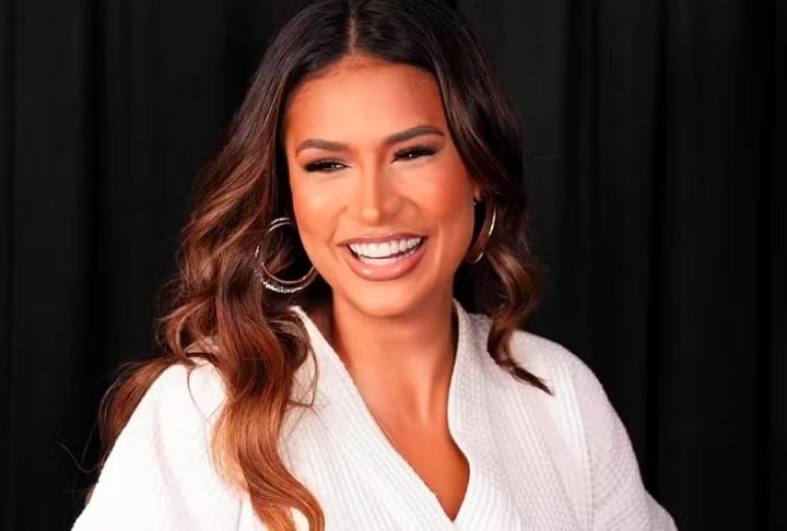Uma das maiores estrelas da música sertaneja brasileira, Simone Mendes deu uma entrevista reveladora ao canal André Piunti, no YouTube, e falou sobre as dificuldades na infância. Reprodução: Flipar