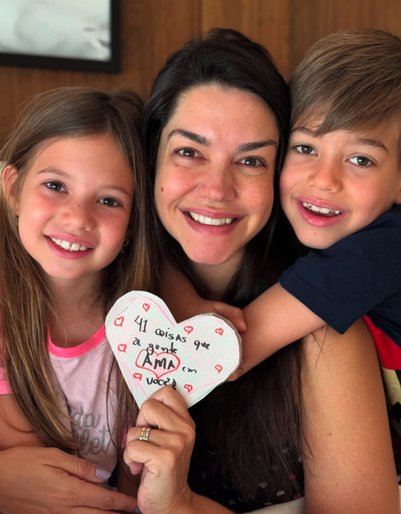 Thais Fersoza com Melinda e Teodoro. Foto: Reprodução: Instagram