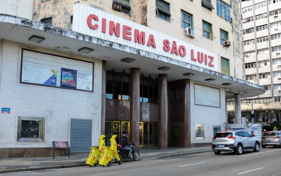Cine São Luiz – Recife - Aberto em 6 de setembro de 1952, é um ícone do cinema pernambucano. Com um interior luxuoso, lustres de cristal e decoração luxuosa, é  um dos poucos cinemas de rua do Brasil que ainda exibem filmes, especialmente produções nacionais e independentes. - Eduardo Cunha/Divulgação/GEPE Reprodução: Flipar