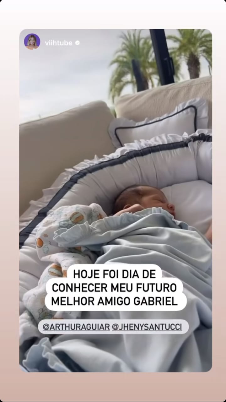 Arthur Aguiar publica foto ao lado de Sophia e do filho caçula: ‘Amo muito’ Reprodução/Instagram