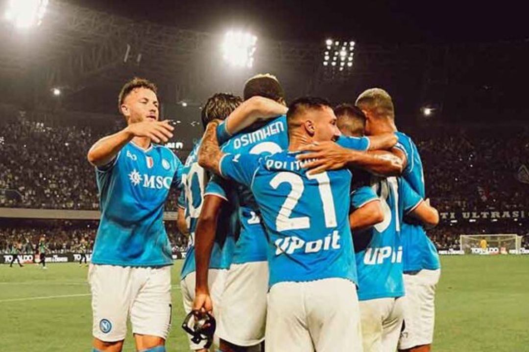 NAPOLI (Itália) - Campeão italiano - Foto: Divulgação Twitter @en_sscnapoli