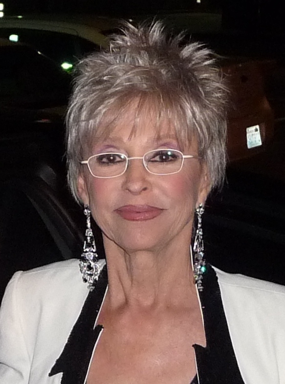 #3. Rita Moreno (1931-) - É a primeira artista não-americana a conseguir o feito. A atriz porto-riquenha, que conquistou o Oscar pelo clássico “Amor, Sublime Amor”, está com 91 anos e vive a avó de Toretto (Vin Diesel) em Velozes e Furiosos 10.