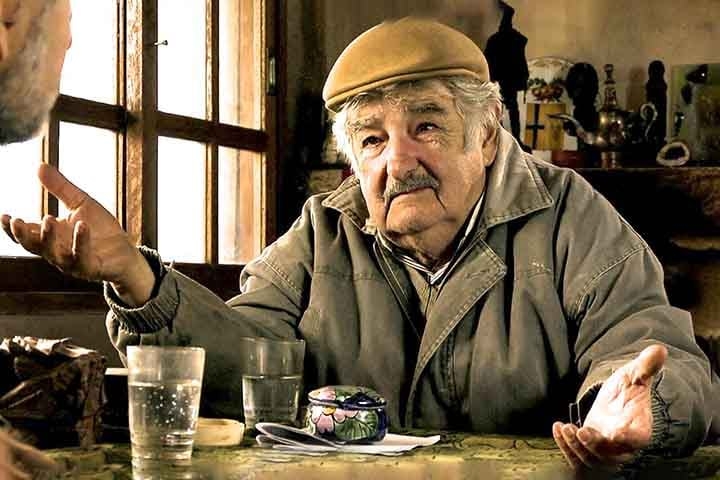 Na entrevista, o líder uruguaio disse ser grato pela vida e que pretende dedicar o tempo que lhe resta aos cuidados com seu sítio, em Rincón del Cerro, a cerca de 10 km de Montevidéu, capital do país. 
 Reprodução: Flipar