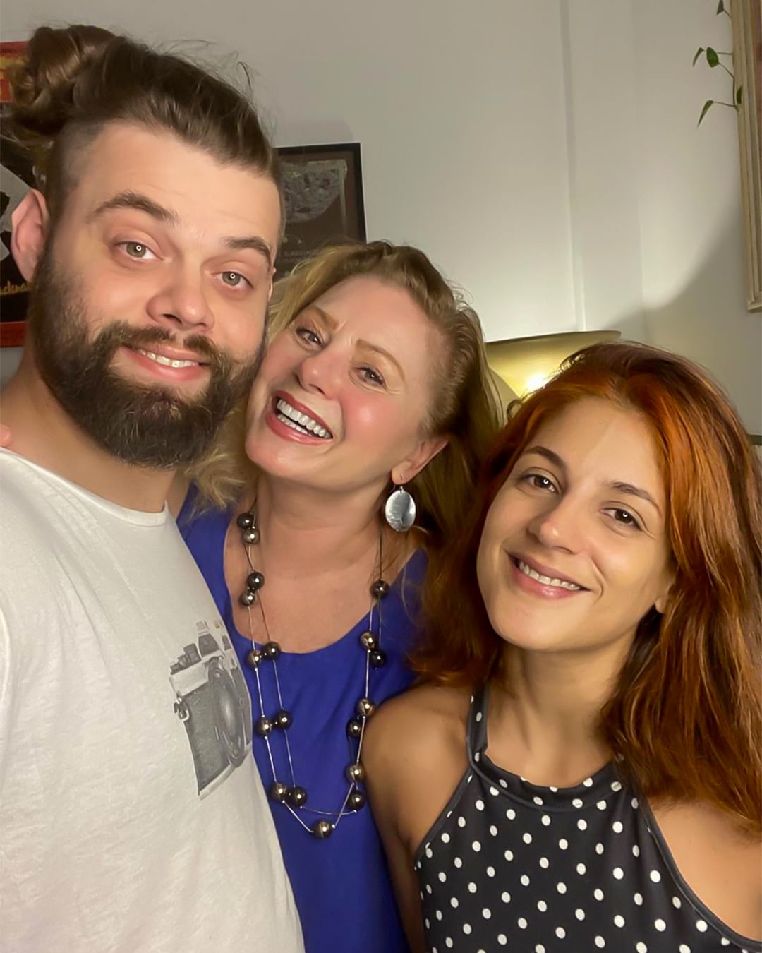 Vera Fischer em foto com filho e nora Reprodução/Instagram