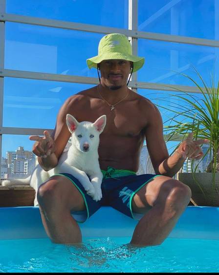 Thays Andreata tem cadela de estimação com Paulo André, do "BBB 22". Foto: Reprodução/Instagram