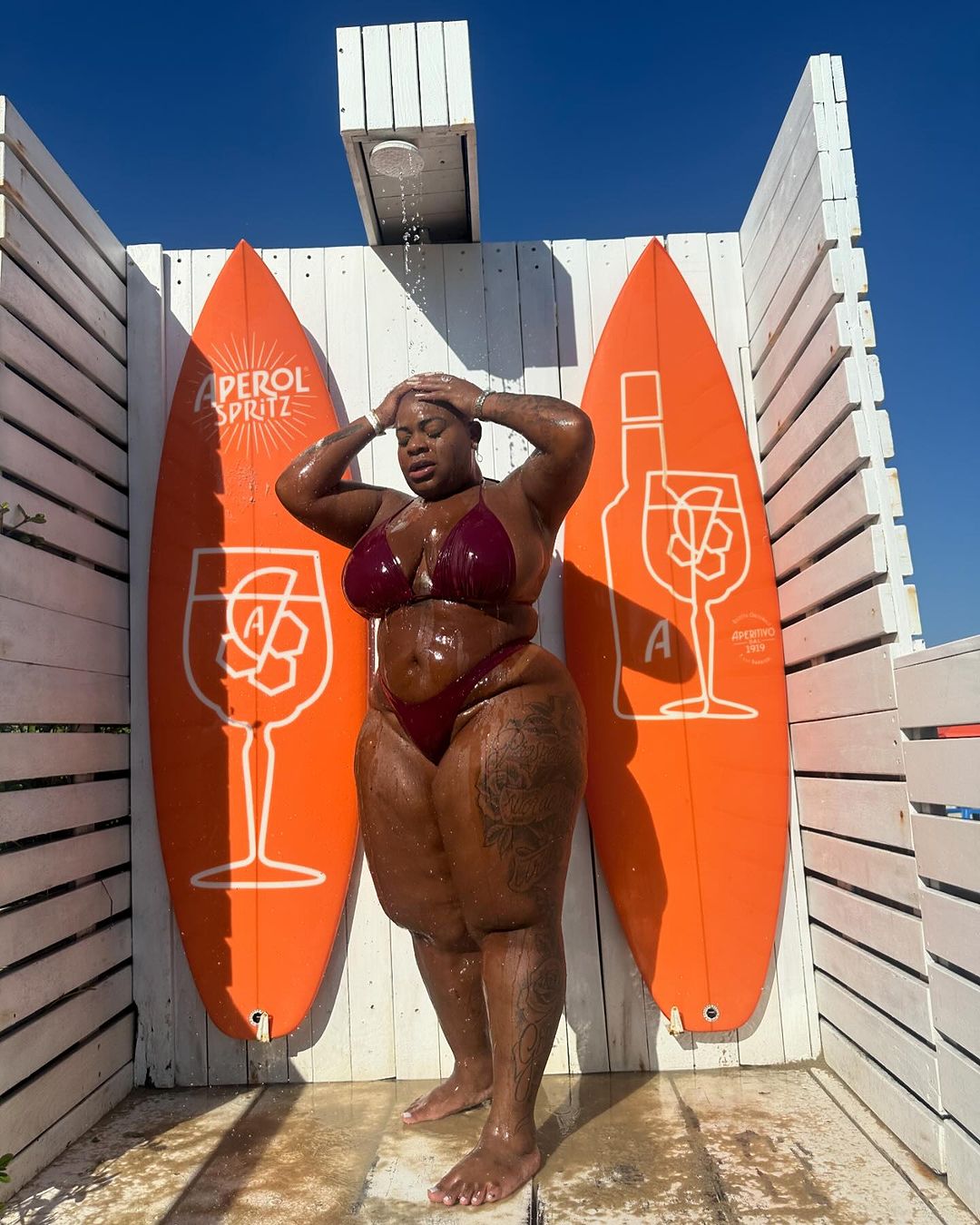 Jojo Todynho mostra bronzeado na praia e recebe elogios dos fãs Reprodução/Instagram