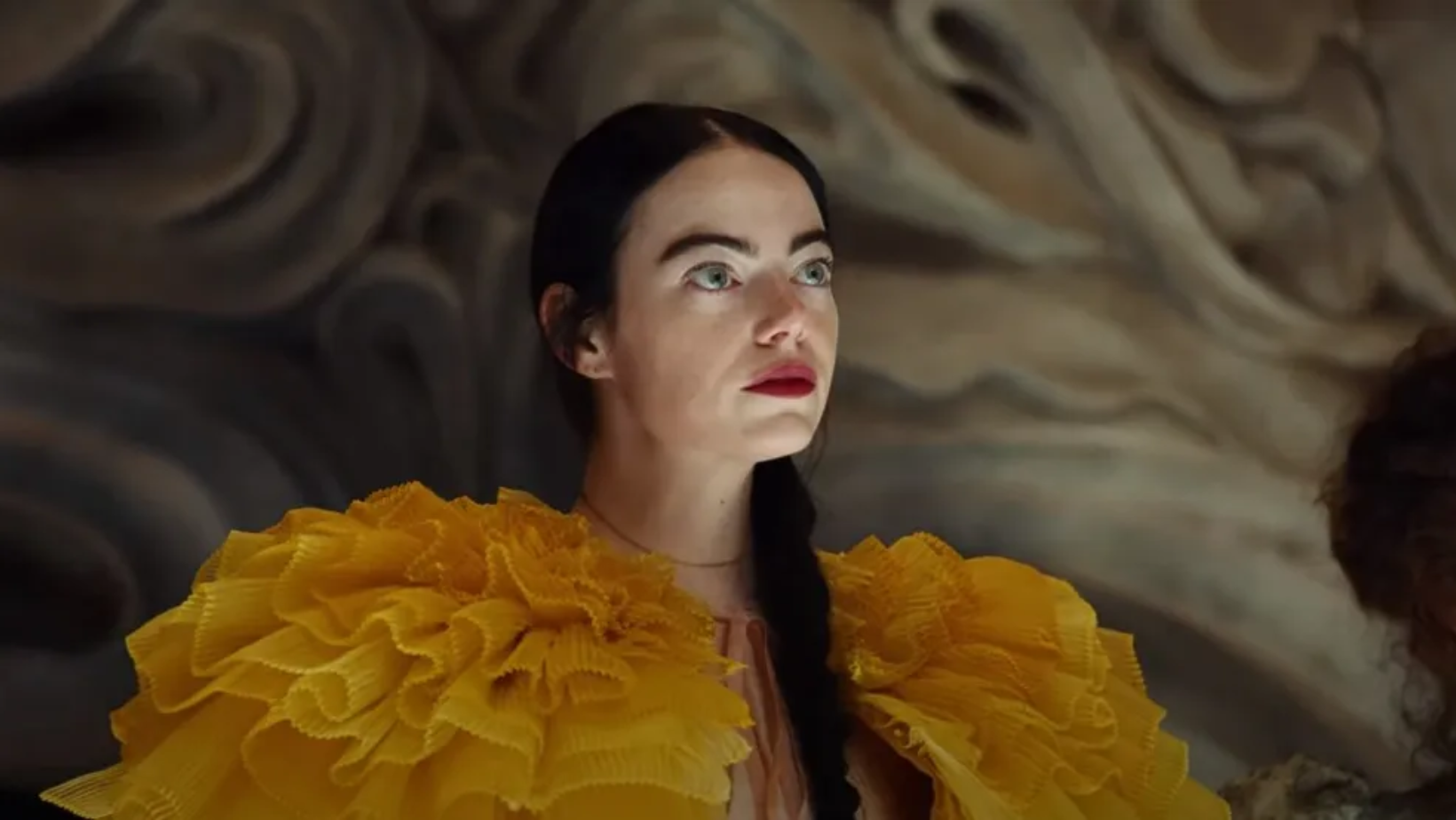Emma Stone em "Poor Things". Foto: Reprodução Disney +