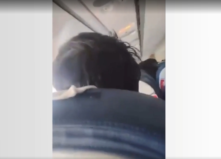 A polícia confirmou que as imagens impressionantes são verdadeiras, e identificam passageiros que, de fato, estavam a bordo.  Reprodução: Flipar