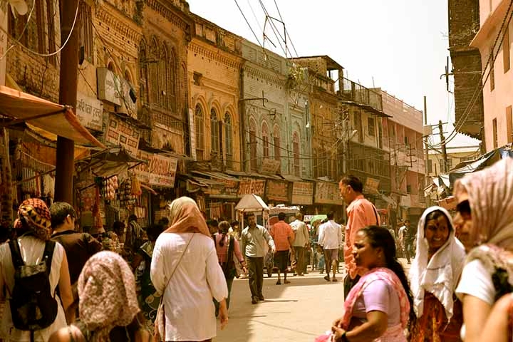 Capital da Índia, Nova Délhi é a segunda cidade mais populosa do mundo (quase 33 milhões de habitantes). Representa um crônico problema do país asiático, um dos que têm mais localidades destacadas entre os de pior qualidade do ar. 

 Reprodução: Flipar