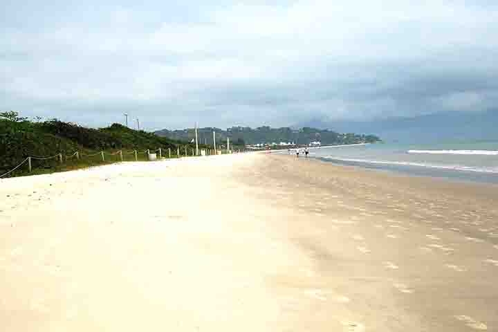 O valor dos imóveis cresce por causa da boa infraestrutura do bairro, que conta com casas de alto padrão, praias, além de áreas de lazer, lojas e restaurantes refinados. Reprodução: Flipar
