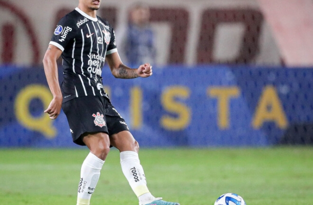 Caetano - Teve atuação segura e não comprometeu. Leva nota menor que o companheiro porque não participou diretamente de gol - NOTA 6,0 - Foto: Rodrigo Coca / Ag. Corinthians