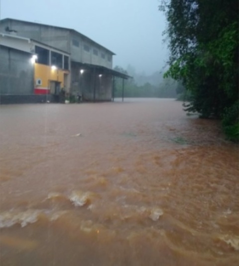 Ainda há pelo menos 146 pessoas desaparecidas e estima-se que cerca de 1,9 milhão de pessoas tenham sido afetadas pelo temporal até o momento. Reprodução: Flipar