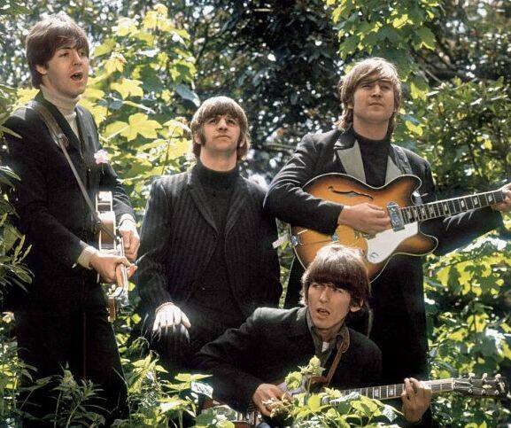 Os Beatles gravando "Paperback Writer" no Chiswick House. Foto: Reprodução/HuffPost UK