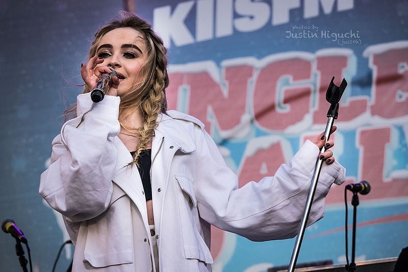 Sabrina Carpenter foi a segunda artista com mais indicações para 2025. A cantora de 25 anos concorre em oito categorias do Grammy Awards. 
 Reprodução: Flipar