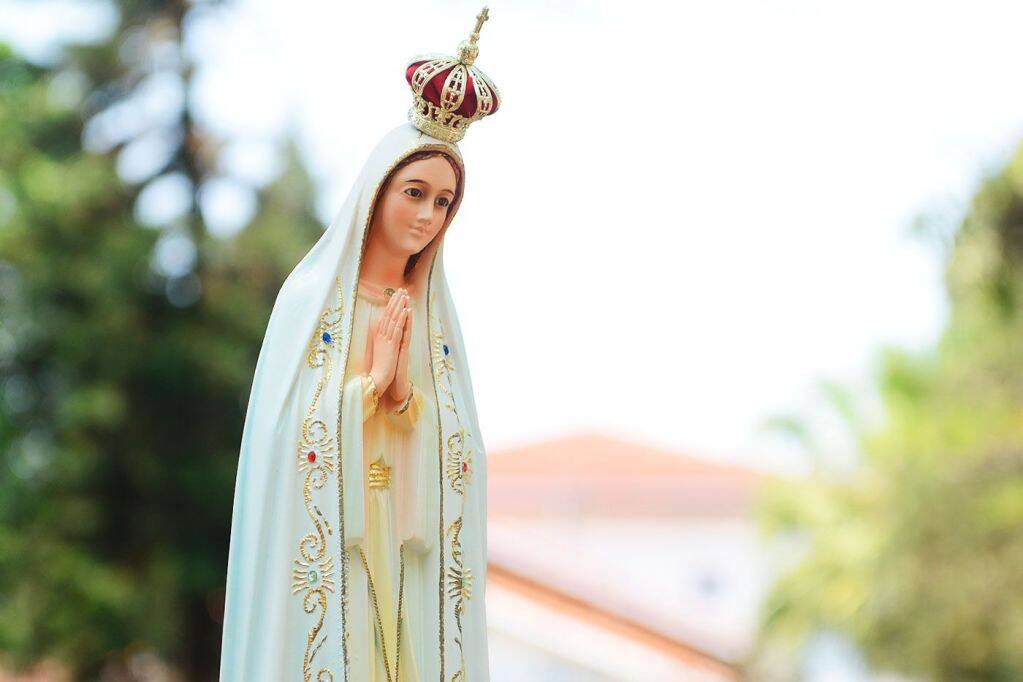 Nossa Senhora de Fátima apareceu para três crianças em Portugal há mais de 100 séculos. Foto: Reprodução/Rumo da Fé