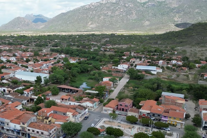 Em 1819, os irmãos Luís da Mota e Melo e Herculano Rodrigues Mota adquiriram a fazenda Cacimba do Meio, marcando o início do desenvolvimento local.  Reprodução: Flipar