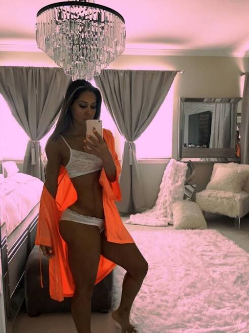 Após longo período sem ir à academia, Mayra Cardi posa de lingerie e surpreende com corpo sarado. Foto: Reprodução/Instagram