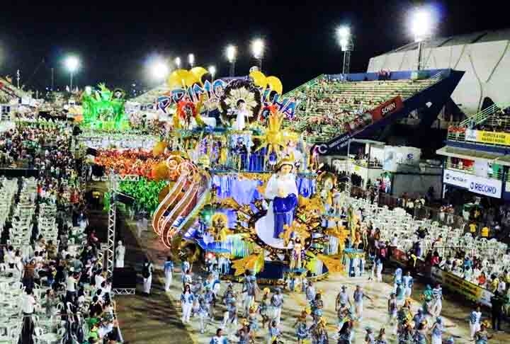 Assim como em outras cidades, o desfile das escolas é feito por grupos com acesso e descenso. Em Manaus, as agremiações são divididas em Grupo B, Grupo A e Grupo Especial.  Reprodução: Flipar