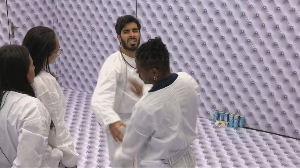 Ricardinho é o primeiro participante a desistir do Quarto Branco . Foto: TV Globo