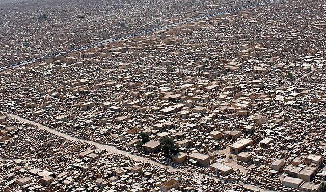 O cemitério se estende por mais de 10 quilômetros de deserto.. Foto: Reprodução/WIKICOMMONS