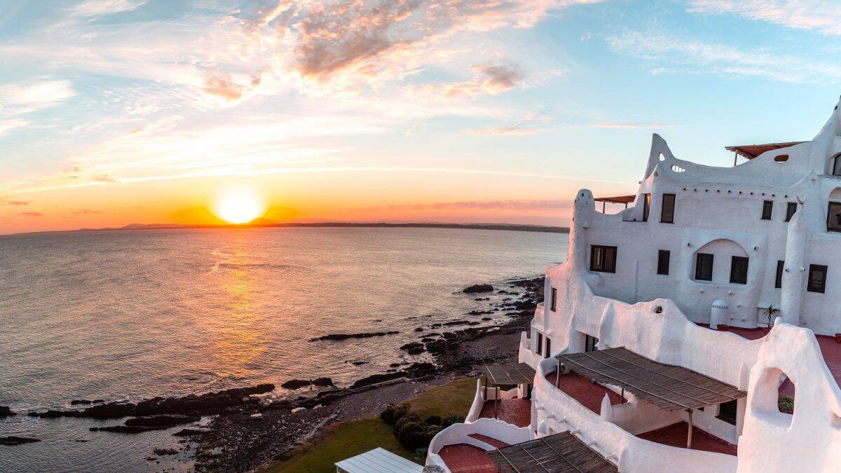 Também é possível visitar Punta del Este, que fica a 25 minutos de Montevidéu. Foto: Reprodução/Segue Viagem