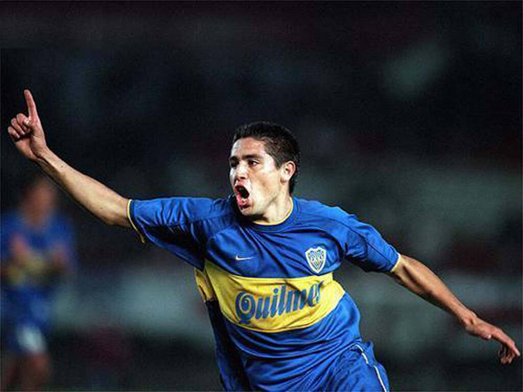O primeiro dos três títulos de Riquelme na Libertadores aconteceu em 2000, após o Boca Juniors derrotar o Palmeiras nos pênaltis no Morumbi . Foto: Reprodução
