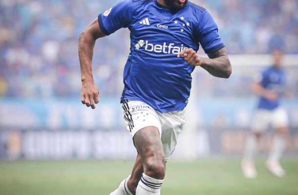 WESLEY - Entrou na vaga de Kaiki no intervalo e conseguiu dar mais velocidade ao ataque. No entanto, não foi o suficiente para alterar o placar. NOTA: 5,0 - Foto: Staff Images / Cruzeiro