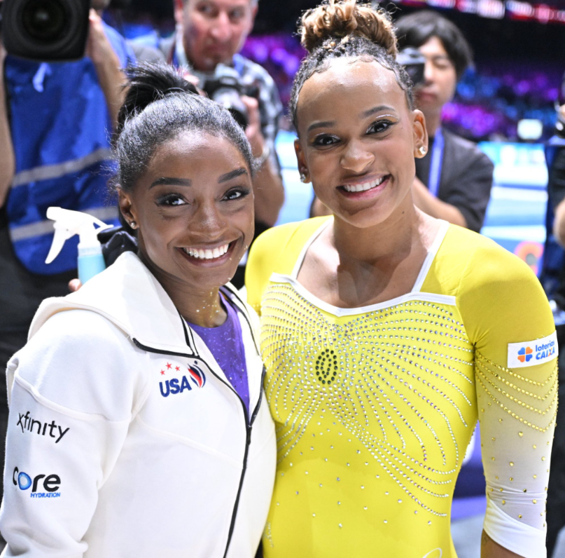 Simone Biles e Rebeca Andrade Reprodução