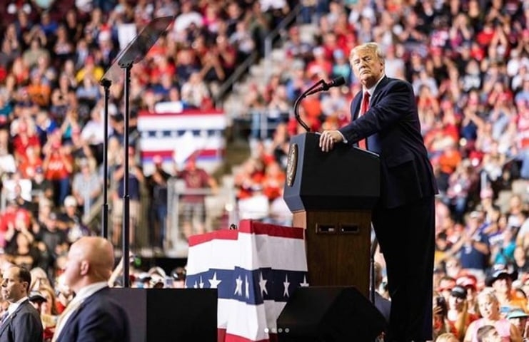 Comício de Donald Trump no Madison Square Garden, em Nova York, foi marcado por ataques fortes a Kamala Harris, sua adversária nas eleições americanas, e insultos racistas contra latinos, em especial porto-riquenhos. 
 Reprodução: Flipar