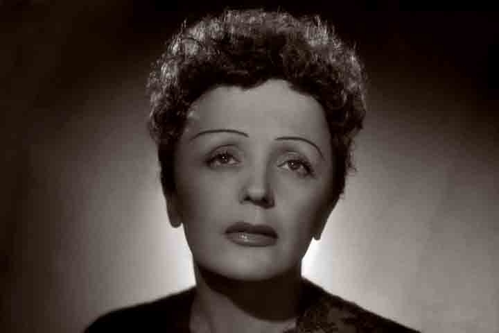 Aos sete anos, ela contraiu ceratite, uma inflamação da córnea, e ficou temporariamente cega - teria recuperado a visão após uma peregrinação religiosa, fato que ela mesma considerava um milagre.
 Reprodução: Flipar