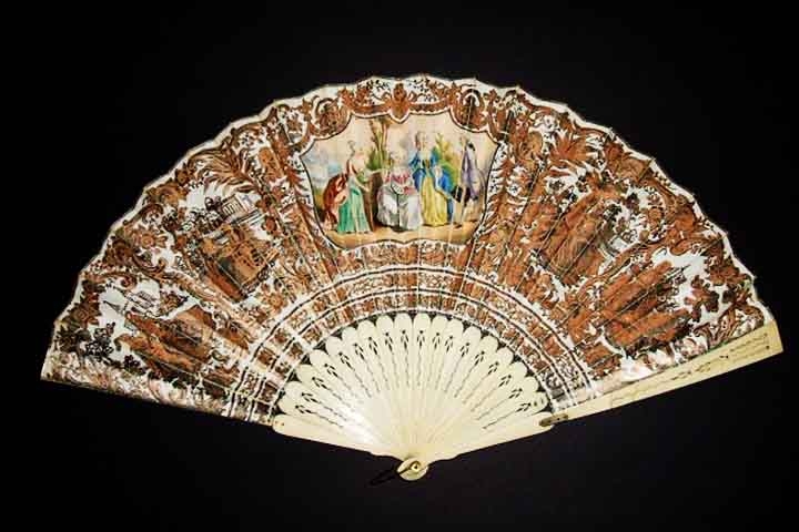 Os primeiros leques eram de plumas Reprodução: Flipar