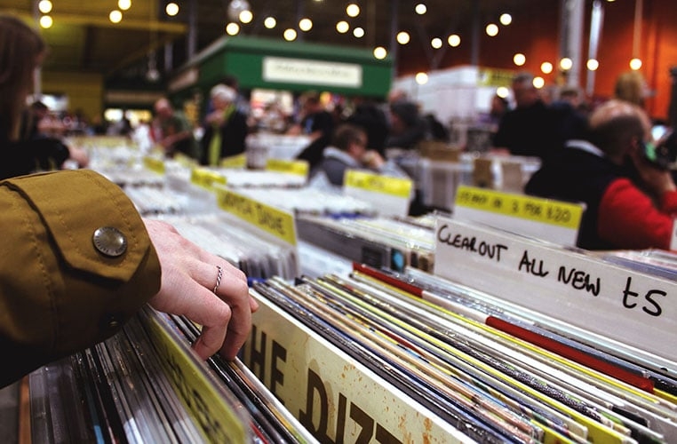 Mas você sabe quais são os 10 artistas com mais vendas de todos os tempos? Vamos à lista.