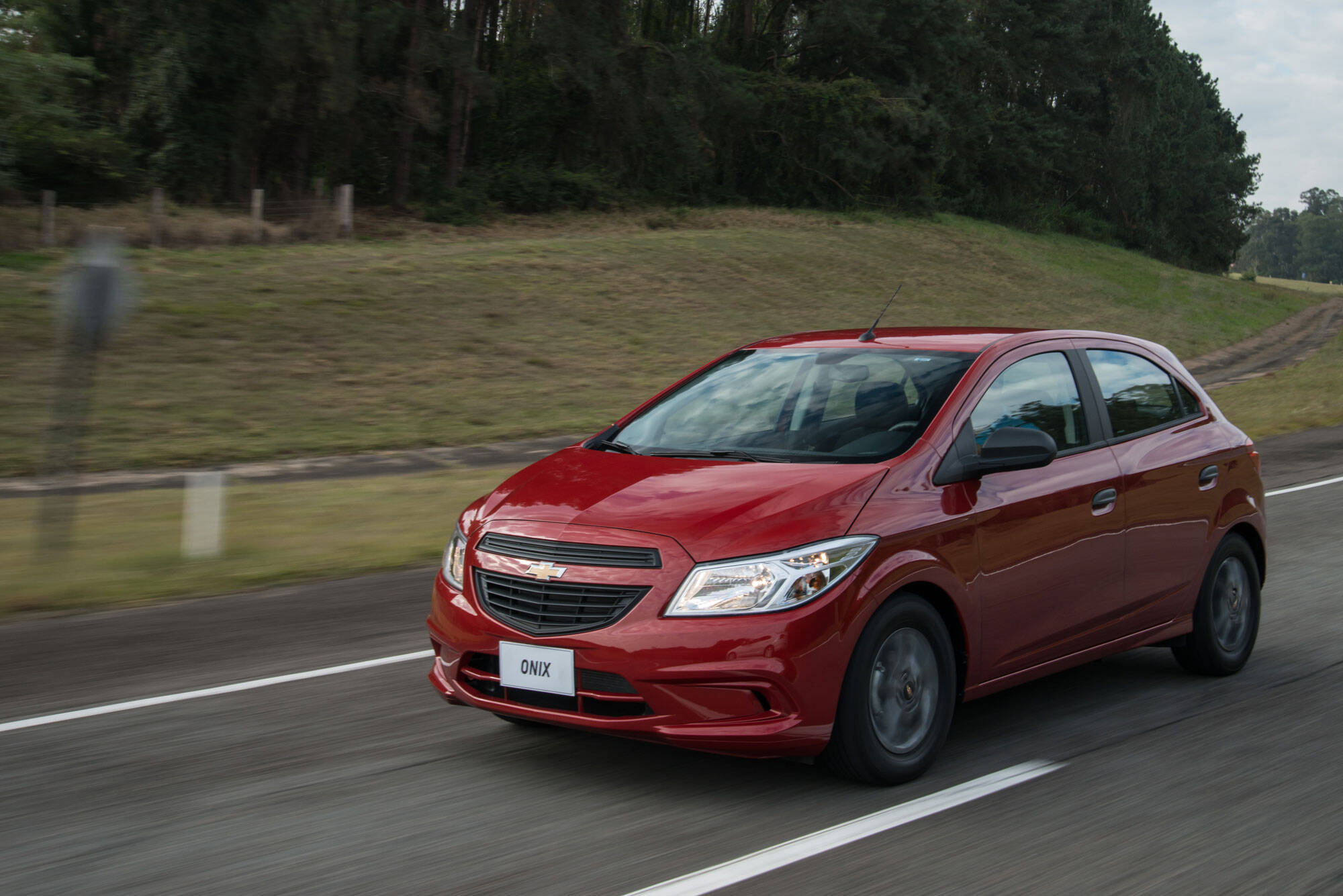 Chevrolet Onix Joy. Foto: Divulgação/General Motors