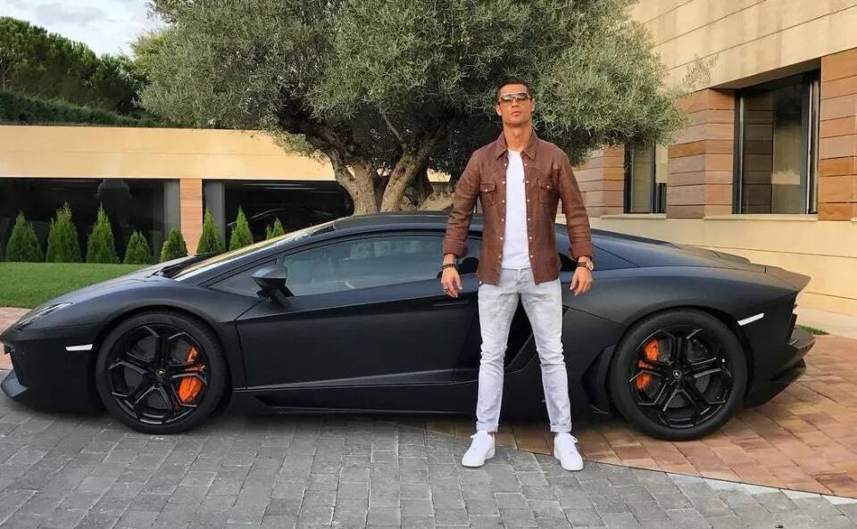 Lamborghini Aventador - Preço: R$ 1,7 milhões. Foto: Reprodução