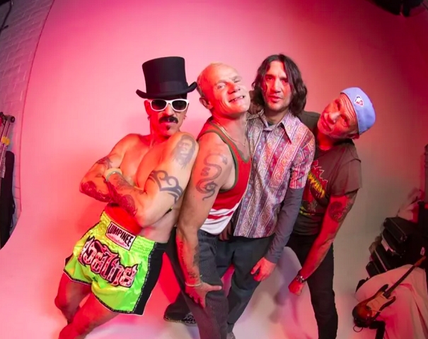 O Red Hot Chili Peppers se apresentou no RJ no sábado (04/11), no estádio Nilton Santos, e passou por Brasília, três dias depois. 