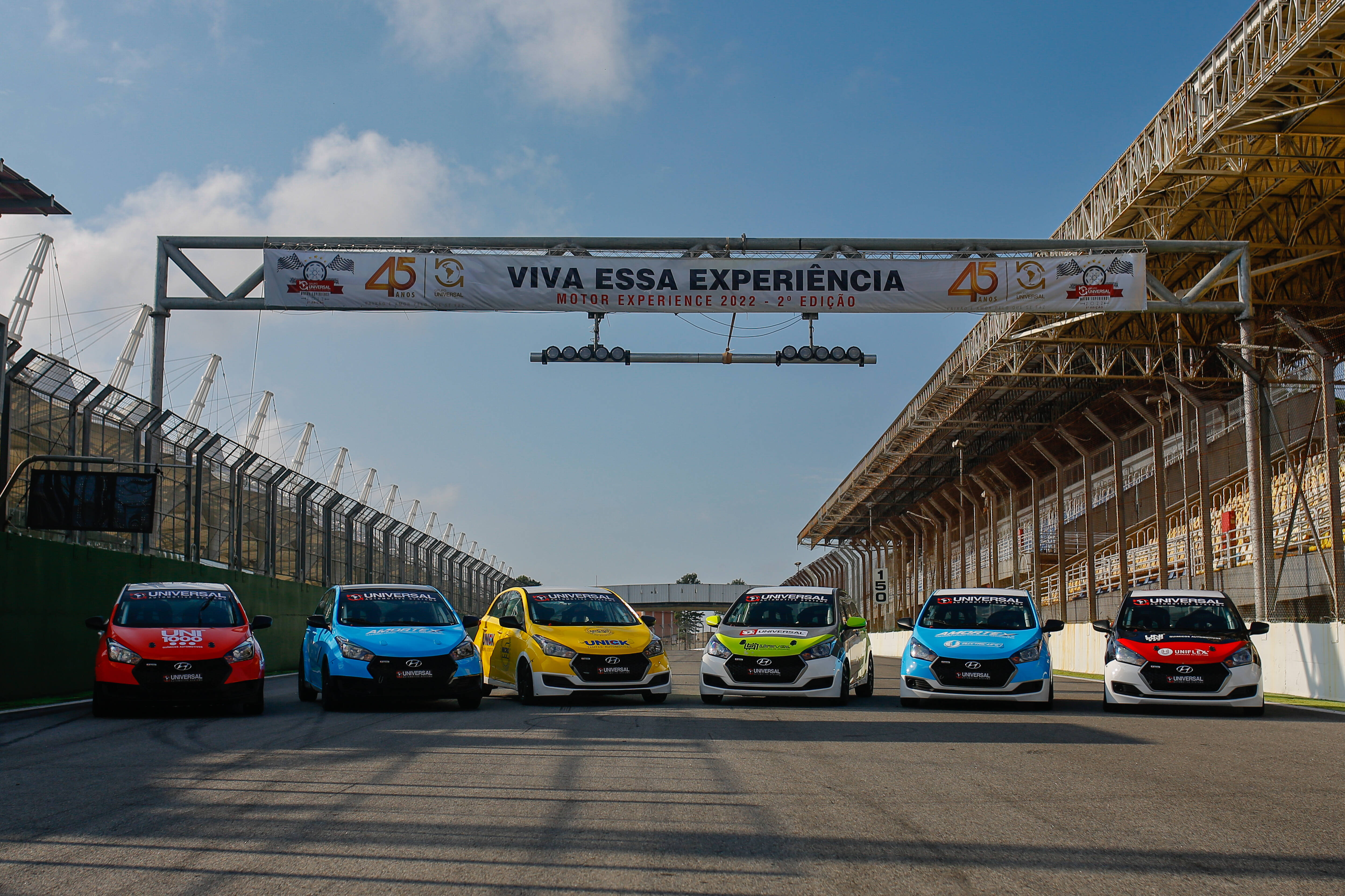 Andamos em um Stock Car. Como se diferencia dos carros de rua?