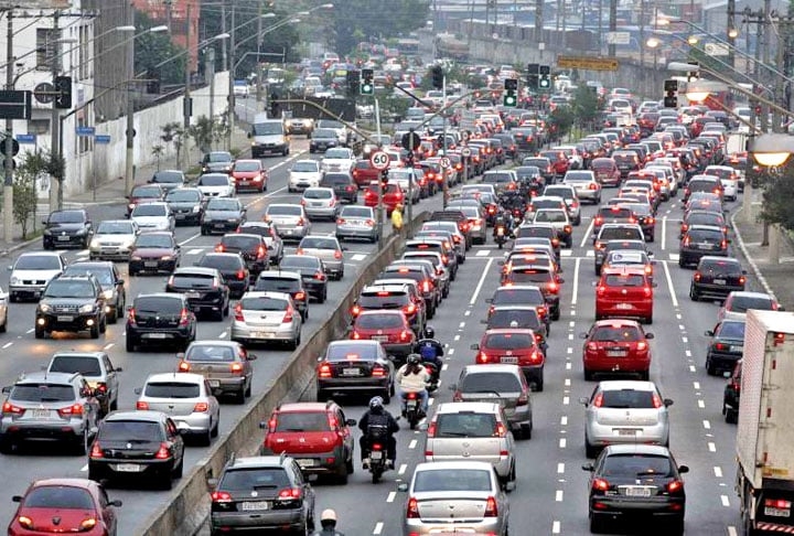 Com as grandes cidades cada vez mais entupidas de gente, alguns projetos ousados já desafiaram os limites da engenharia urbana.  Reprodução: Flipar
