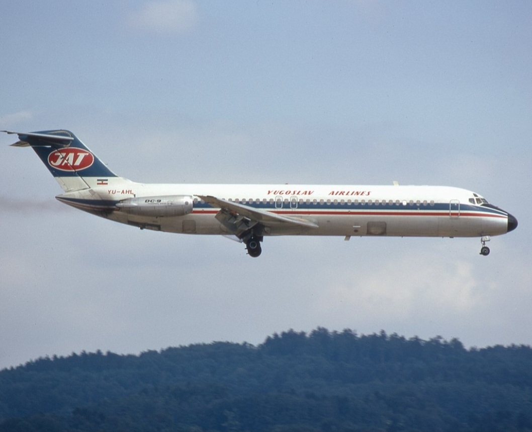 A explosão fez com que o jato McDonnell Douglas DC-9 (igual ao da foto), se desintegrasse em voo. Reprodução: Flipar