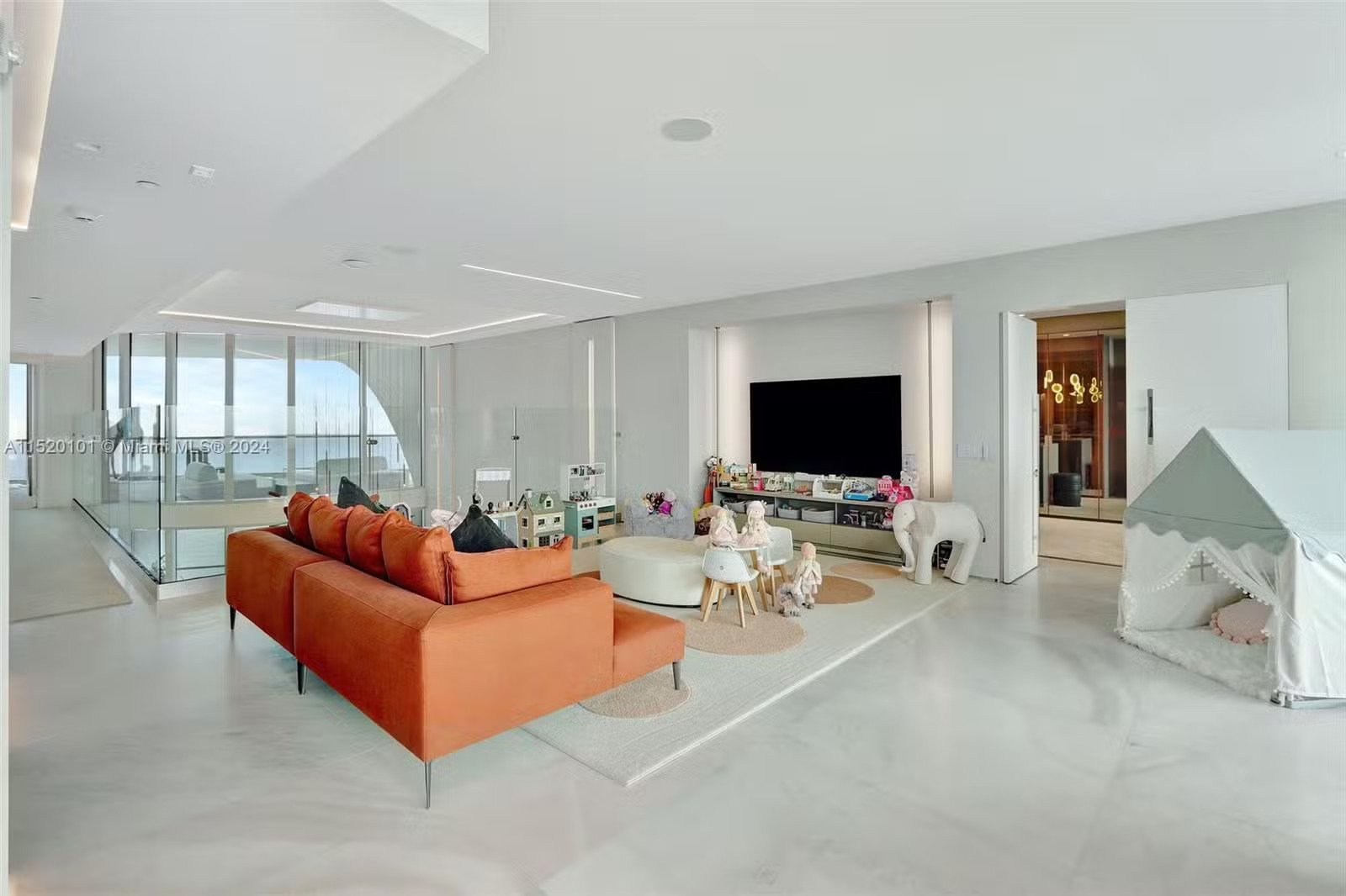 Roberto Justus e esposa colocam apartamento de quase R$ 96 milhões à venda; fotos Divulgação/CondoBlackBook