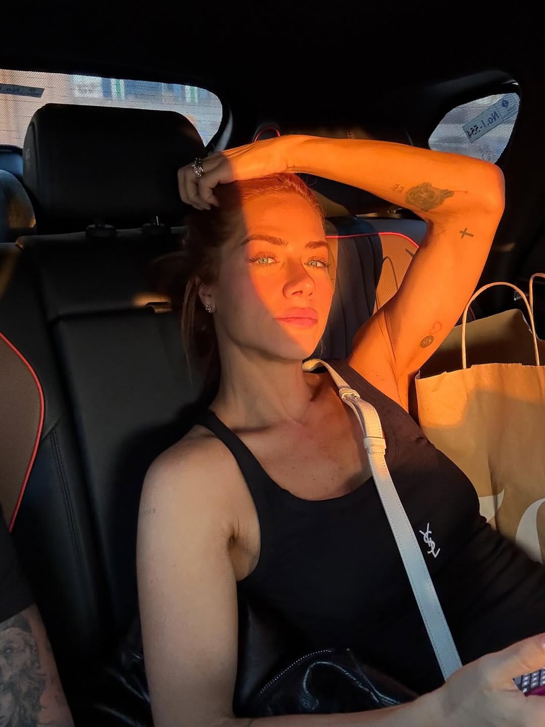 Giovanna Ewbank posa de biquíni em hotel de luxo durante viagem a Dubai. Foto: Instagram