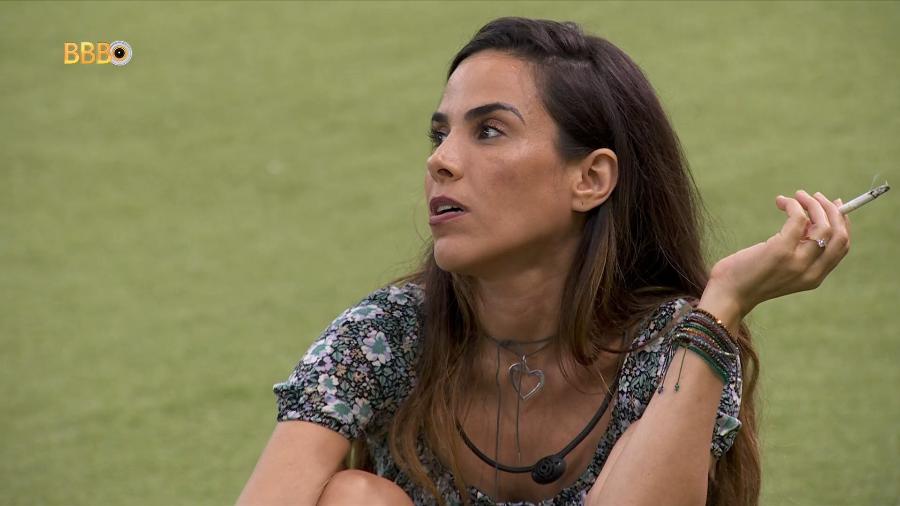 Wanessa também declarou estar com problemas financeiros. "Esse é um dos motivos de eu entrar aqui (…) Hoje, quem paga minhas contas sou eu. Estou devendo um monte", contou para Yasmin Brunet. Reprodução 29.02.2024