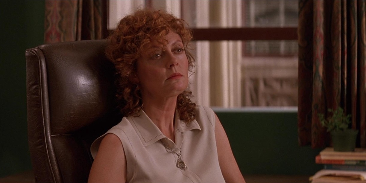 Outro filme que lhe rendeu uma indicação foi “O Cliente”, no qual interpreta Reggie Love, uma advogada que aceita proteger um garoto de 11 anos, Mark Sway, que testemunhou o suicídio de um mafioso. Reggie se vê determinada a salvar o menino da máfia e de um promotor ambicioso
 Reprodução: Flipar