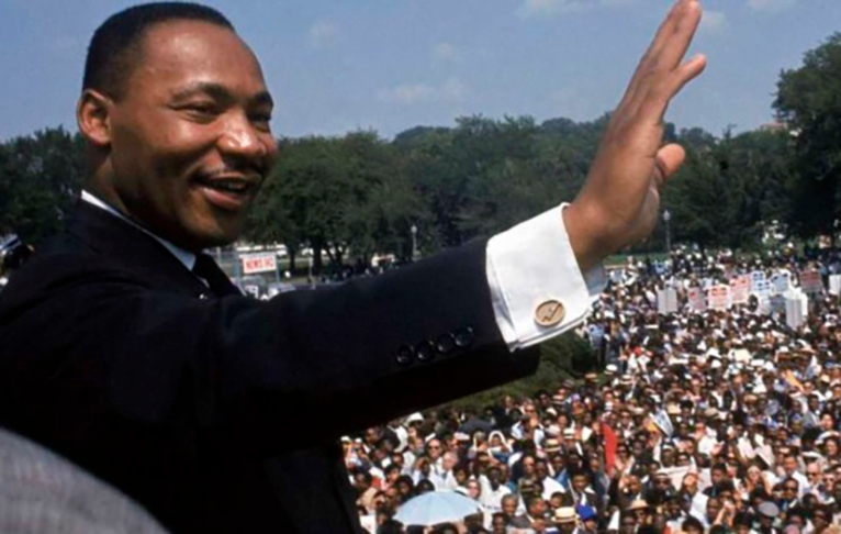 Martin Luther King é reconhecido como a maior liderança da luta por igualdade racial e direitos civis do século 20 nos Estados Unidos.
 Reprodução: Flipar