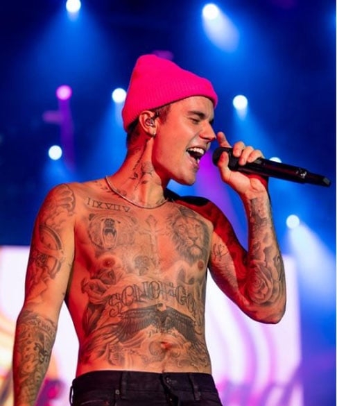 Em 2020, Bieber anunciou outro período de afastamento para priorizar sua saúde mental e vida pessoal. Em 2022, o cantor se apresentou no Rock in Rio cercado de rumores acerca de um possível cancelamento em cima da hora. 