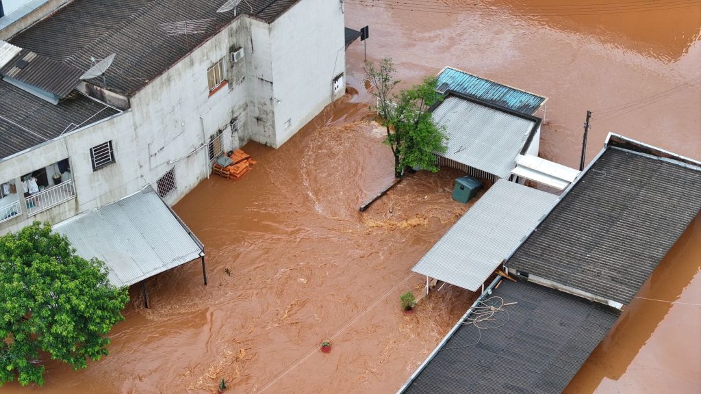 Ruas ficaram inundadas em Xanxerê