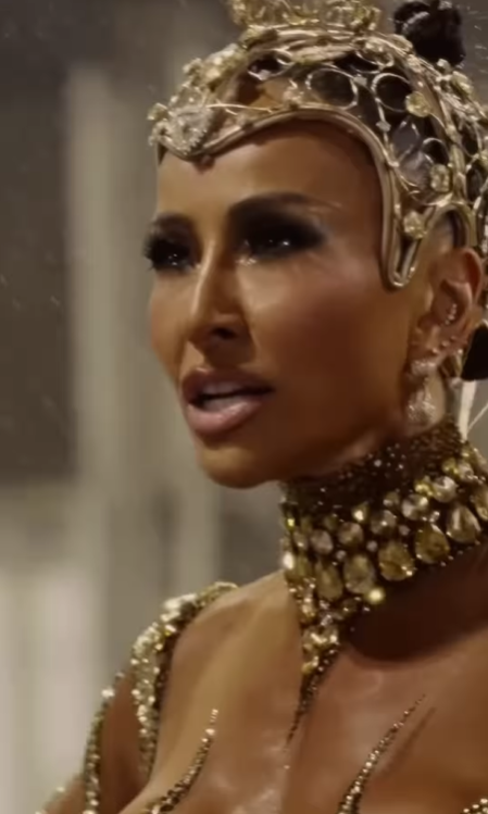 Cravejada, Sabrina Sato aposta em look ousado para festa Abre Alas. Foto: Instagram