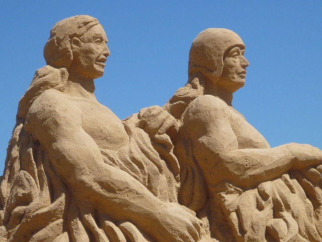 A primeira menção ao sabonete aparece em inscrições sumérias datadas de cerca de 2800 a.C. Os sumérios misturavam água, óleos vegetais e cinzas para criar uma substância usada na limpeza Reprodução: Flipar